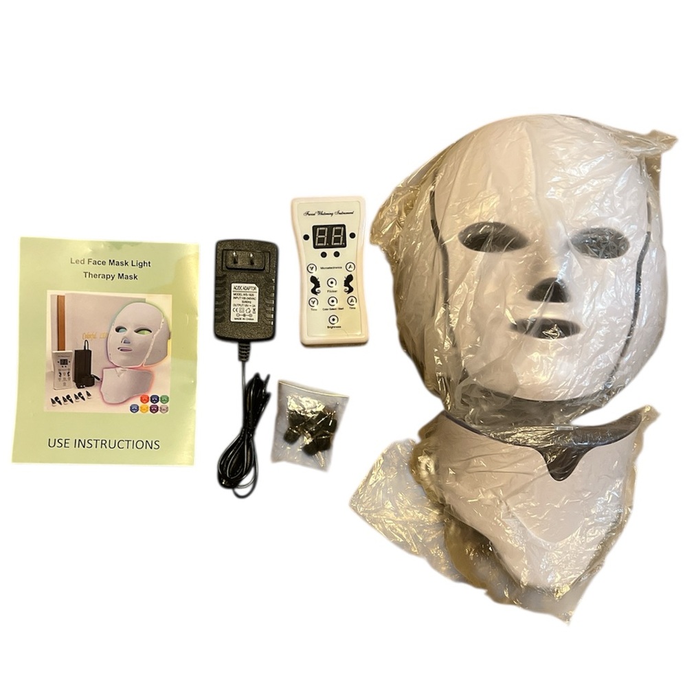 LED Facial Mask with Remote - Picture 4 of 5